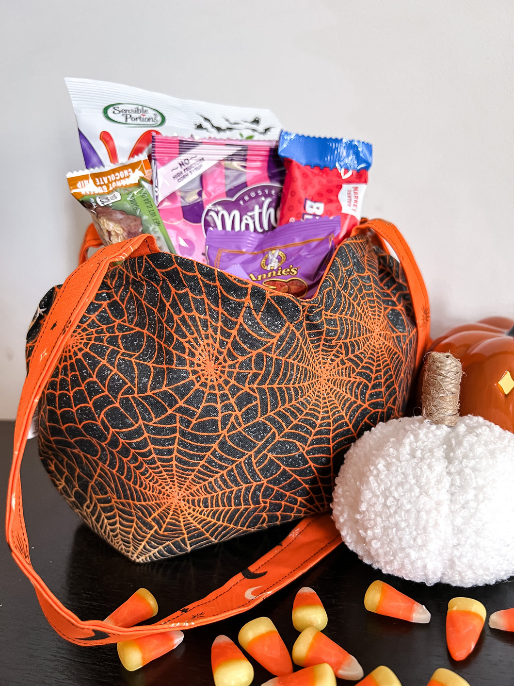 Halloween | Trick or Treat Bag in Spider Webs